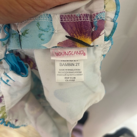 Young land butterfly dress. - Picture 2 of 4